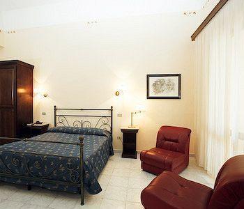 Cappello Hotel Лече Екстериор снимка