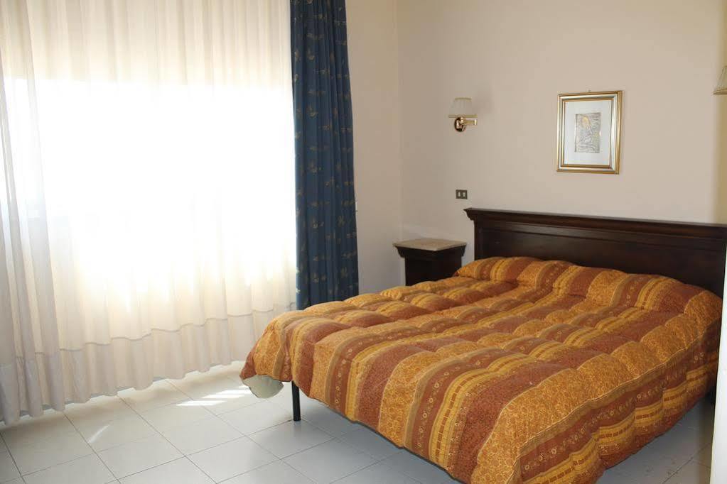 Cappello Hotel Лече Екстериор снимка